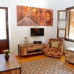 Meandros Suite In Old Town